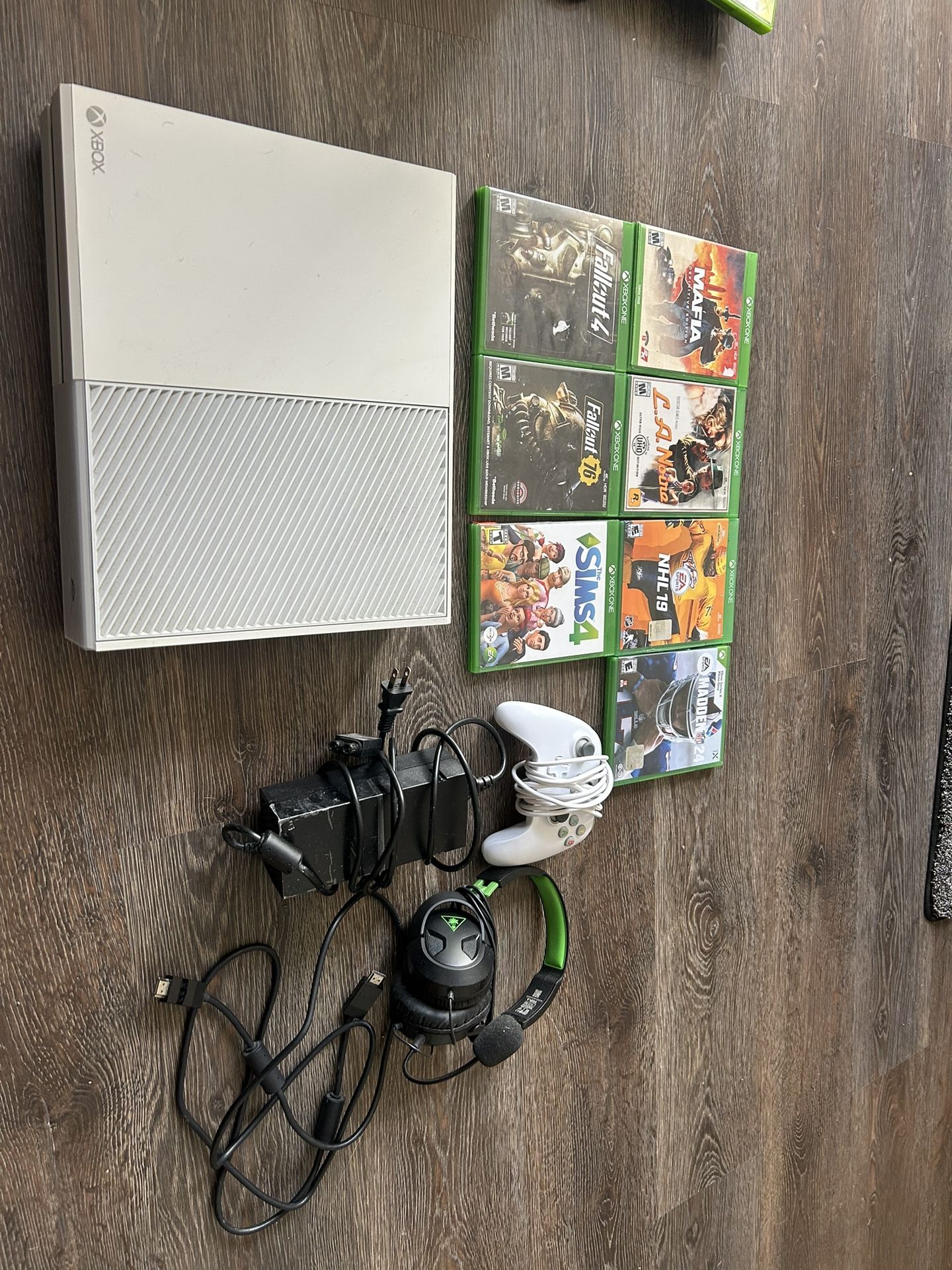 Xbox One And Game Set