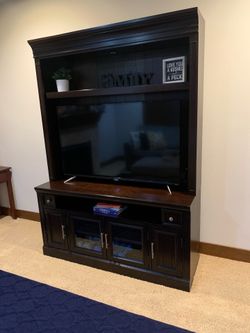 7’ Entertainment Center