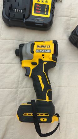 NEW DeWALT ATOMIC 20V MAX Brushless Impact Driver Kit (DCF850)