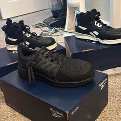 Selling Reebok works shoes