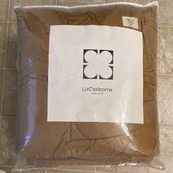 Liz Claiborne King  Brown Comforter Down Alternative Solid Polyester 90x90