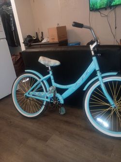 Women's Kent beach cruiser