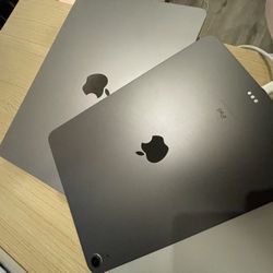 2022 MacBook Air M2 Silicon Chip 8GB RAM/ 256GB SSD Storage Space Grey & 2021  iPad Air (4th Generation) 128GB In Space Grey BUNDLE