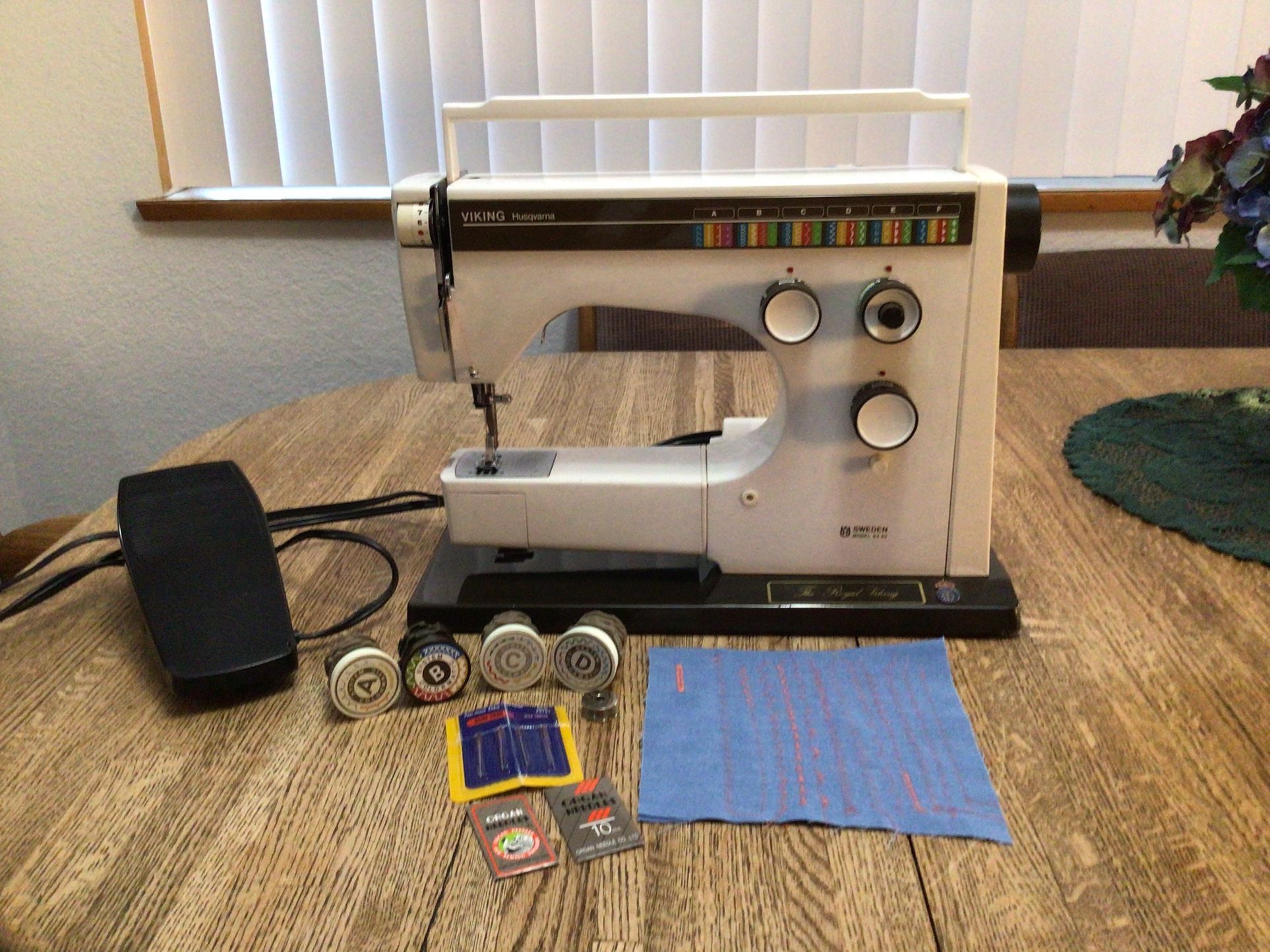 VIKING HUSQVARNA 6440 SEWING MACHINE