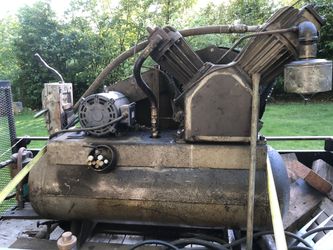 10hp Chicago Pneumatic air compressor 80 gal tank