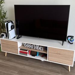 Modern TV Stand (Like New)
