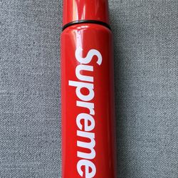 Supreme SIGG Vacuum Insulated .75L Bottle - New