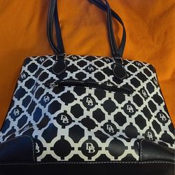 Dooney & Bourke Classic Blk & Wh Signature Bag