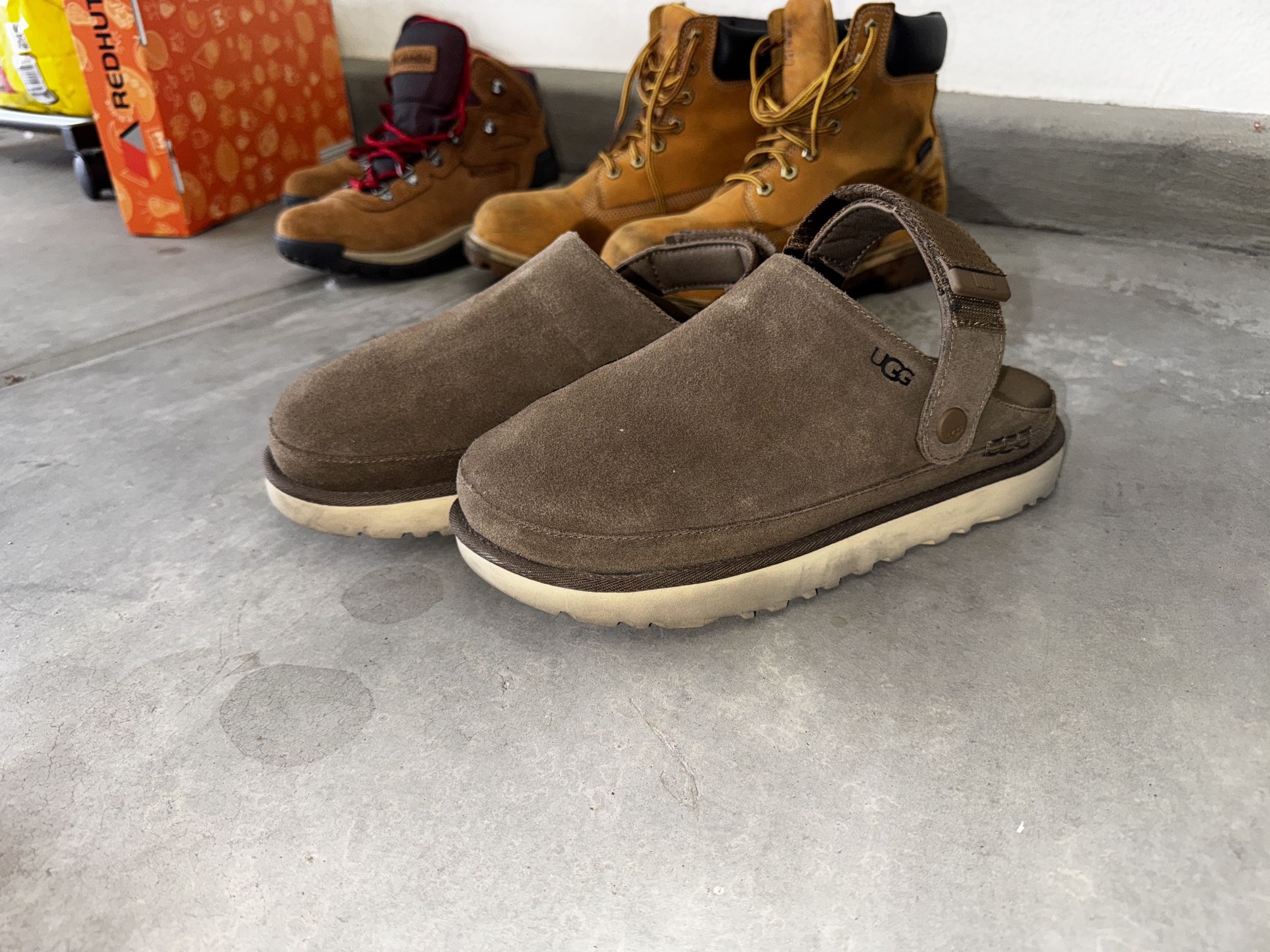 Womens 9 Ugg Goldenstar Clogs