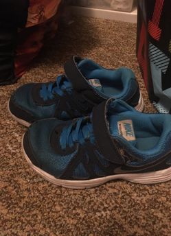 Boys shoes size 13