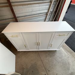Dresssr, chest with drawers 