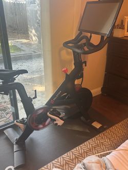 Peloton Indoor Exercise Bike with Screen