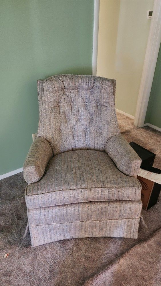 FREE ROCKING CHAIR