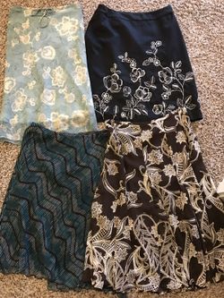 Size small, Size 4 women's skirts EUC
