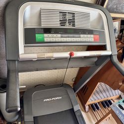 Folding Treadmill (Pro Forma) - Excellent Condition!!