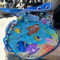 Find Nemo baby mat