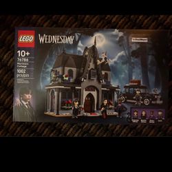 LEGO Wednesday Morticias Cottage 76786