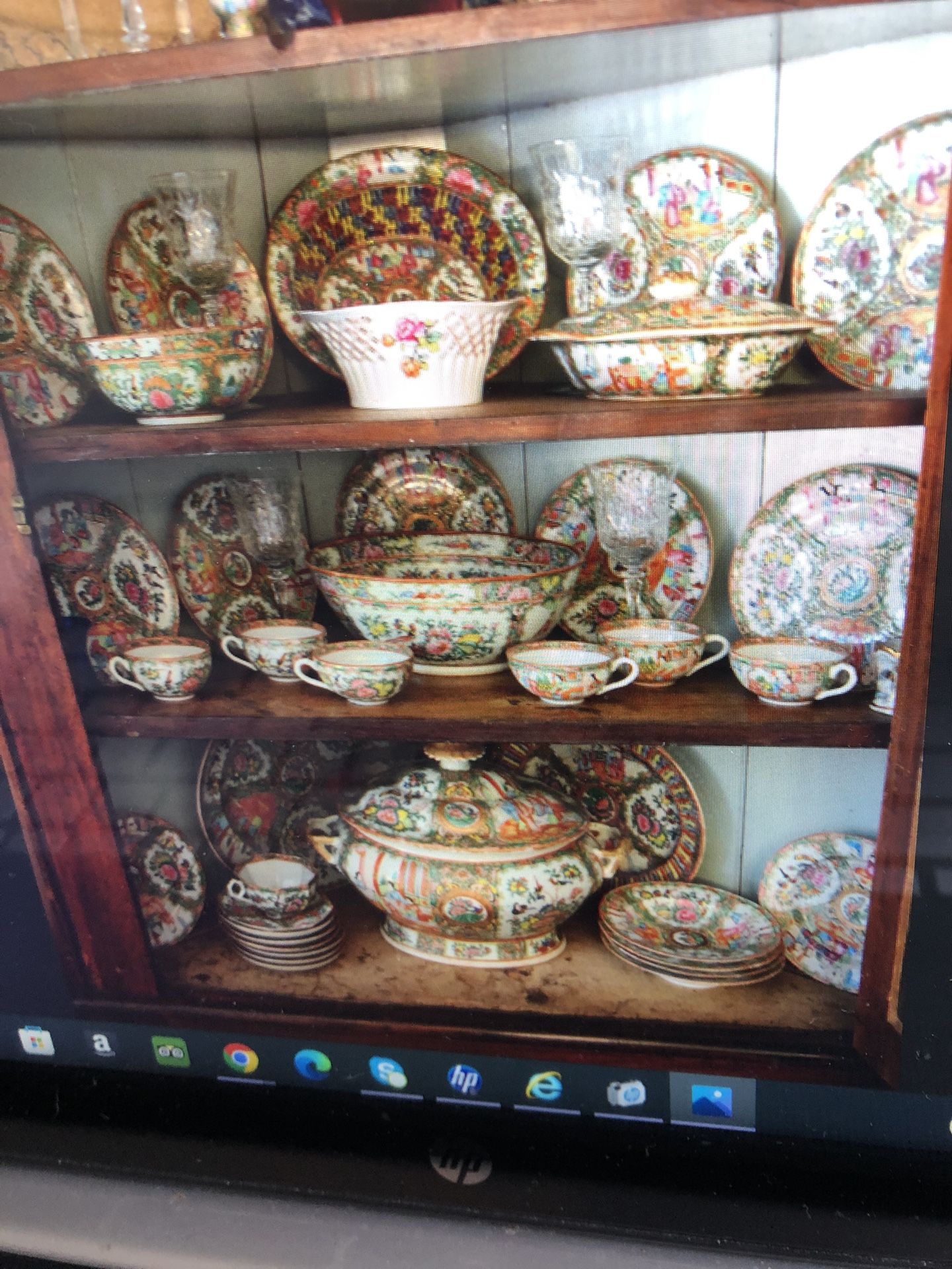 Antique Rose Medallion Dish Set