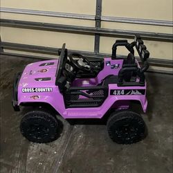 Purple 4x4 Cross-country ride on Jeep with music