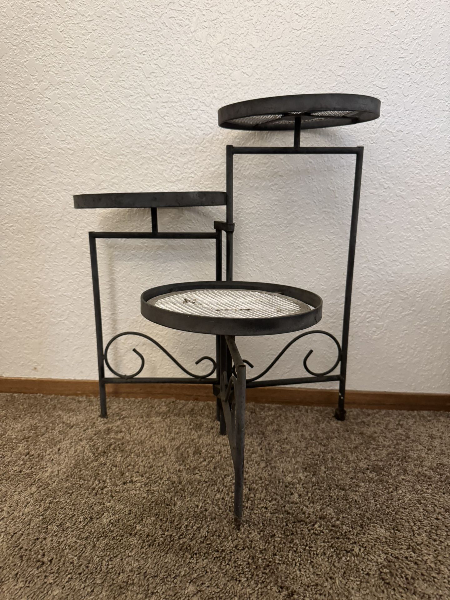 Black Metal 3 Tiered Plant Stand