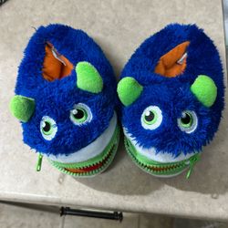 Toddler slipper - Size 7-8 