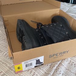 Brand New Sperry Lady Duck Boots Size 6