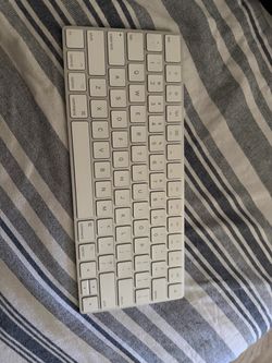 Apple Keyboard