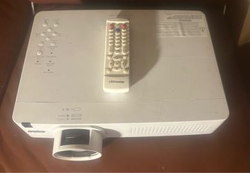 Sanyo XGA Projector with Remote