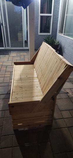 Bench made from Pallets.