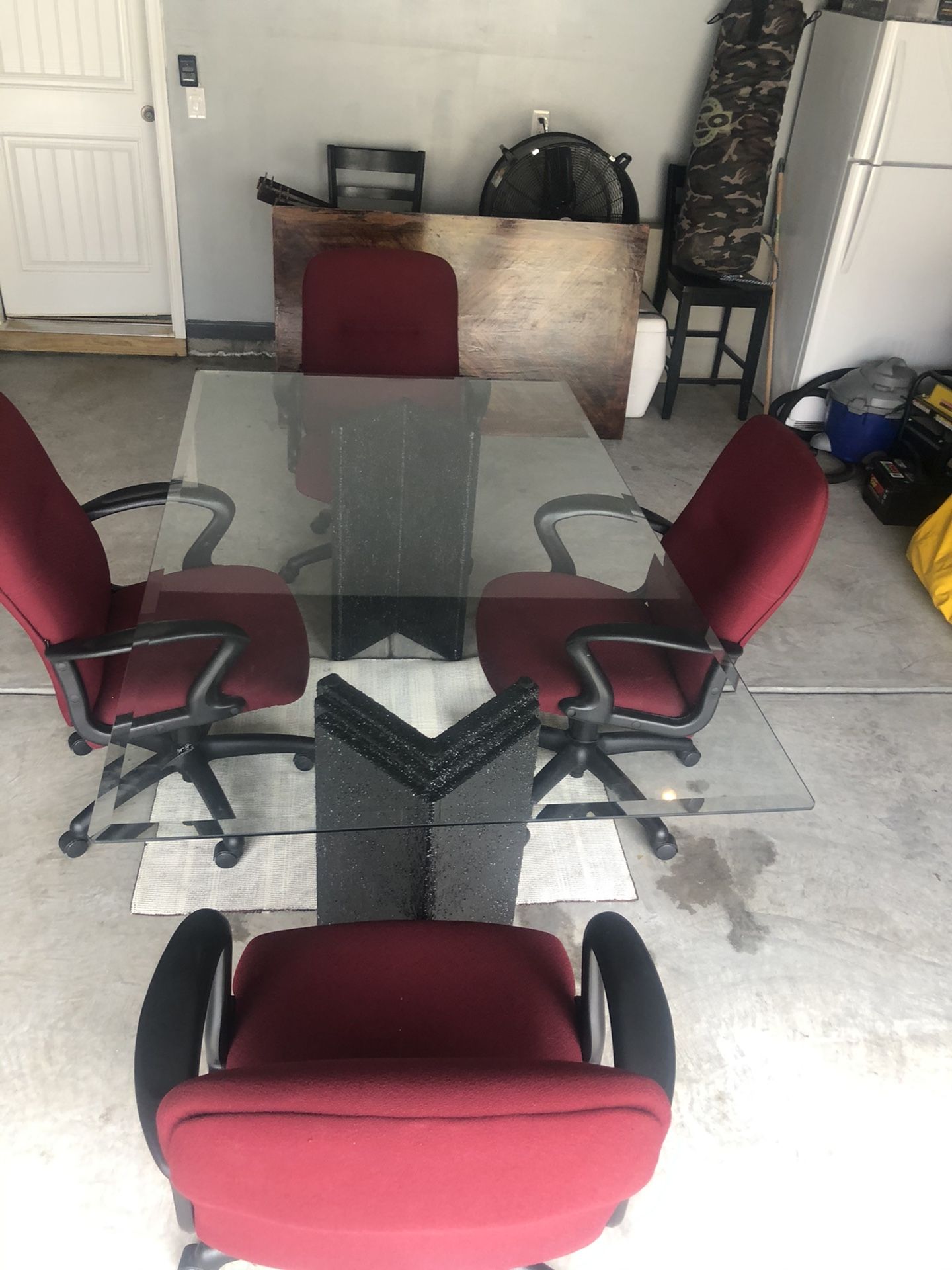 Office Chairs And Glass Table . 