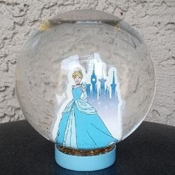 Gift Ideas Brand New Cinderella snow Globe Pickup Between 2;00-10:40 Pm Rainbow/charleston Cash Only Read Description 