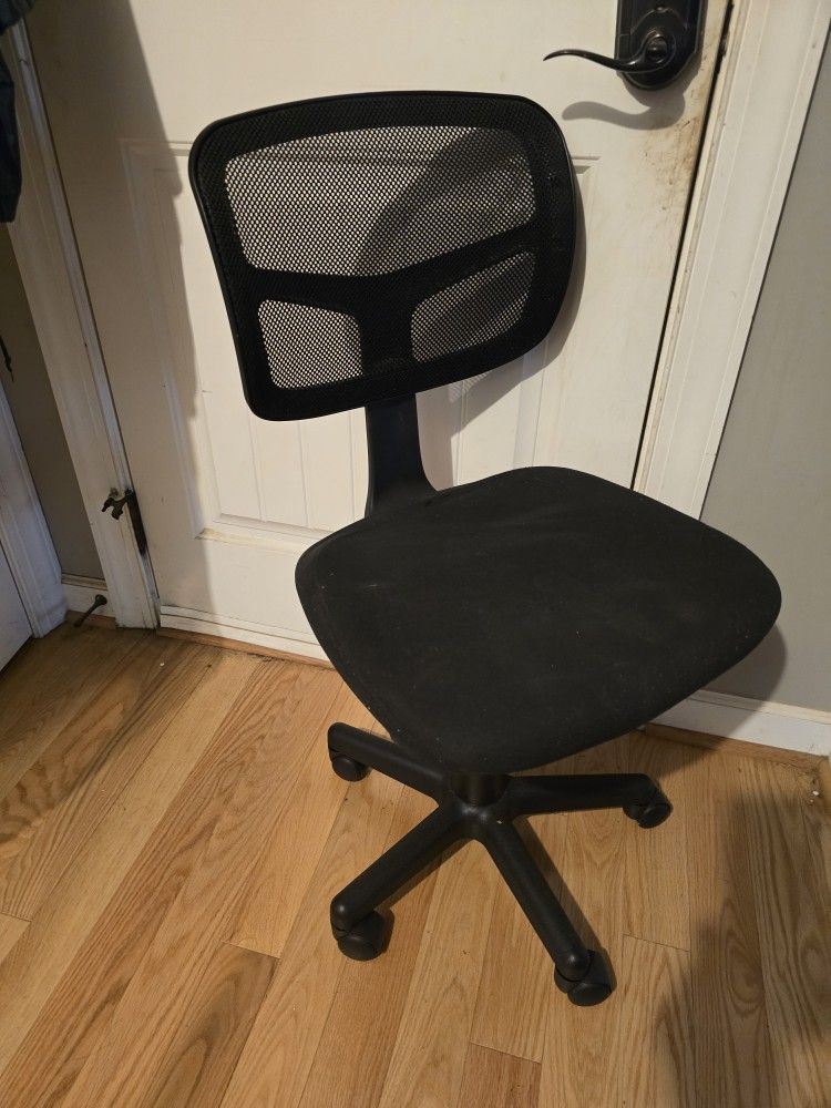 Brand New..Desk Chair Swivel N Height Adjustment 