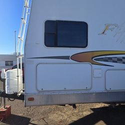 2005 Fury By Thor Toy Hauler