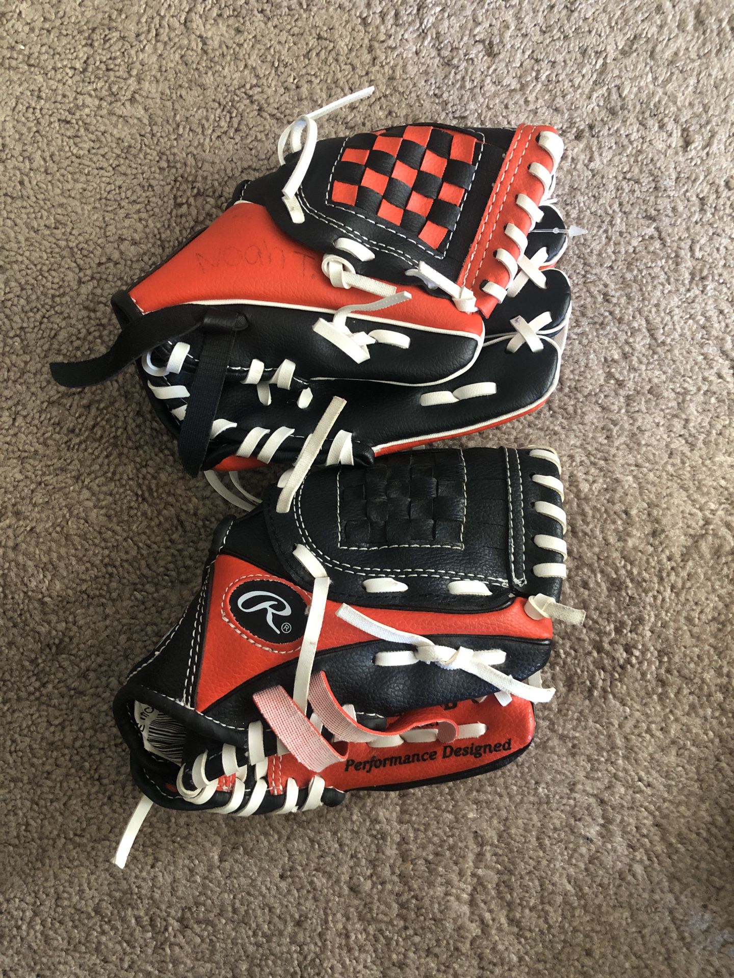 Kids Baseball Gloves (2)