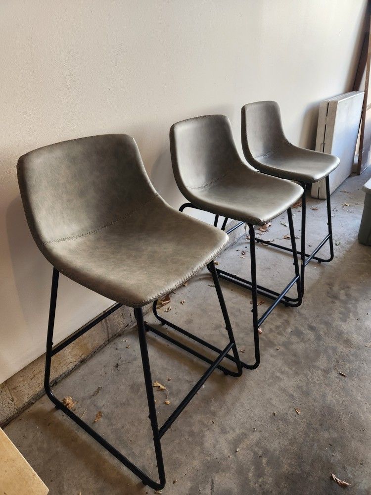 New Faux Leather  Grey *Counter Height Bar Stools (3 Pc)