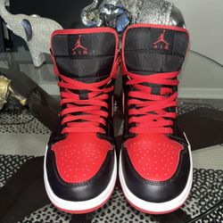 Nike Air Jordan 1 Mid