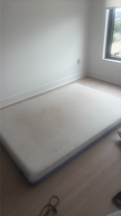 Queen size memory foam mattress