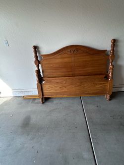 Broyhill King or Queen bed frame