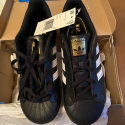 Size 3 Y Adidas NEW****