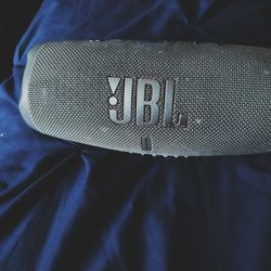 JBL Charge 5