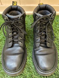 EUC Dr. Martens Boots, Women’s 8/Men’s 6