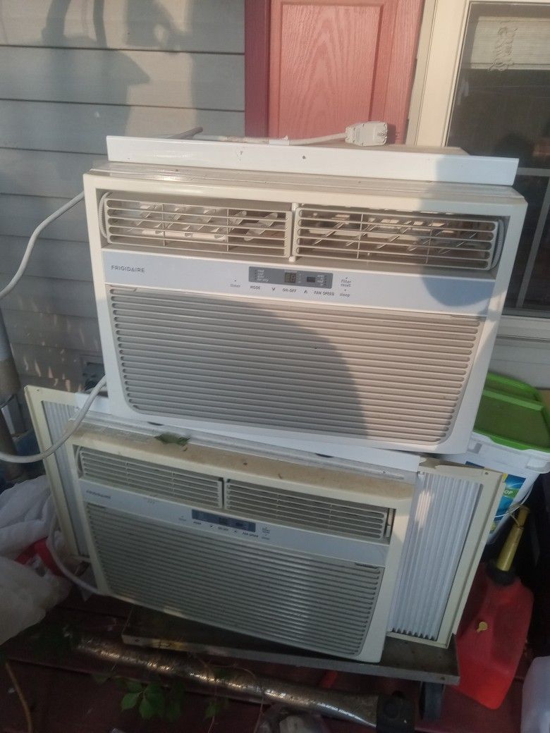 Window Unit AC With Heat