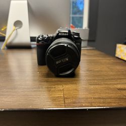 NIKON D7500 With 18-140mm