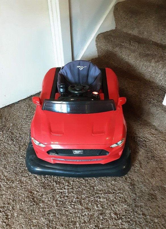 Ford Mustang Walker