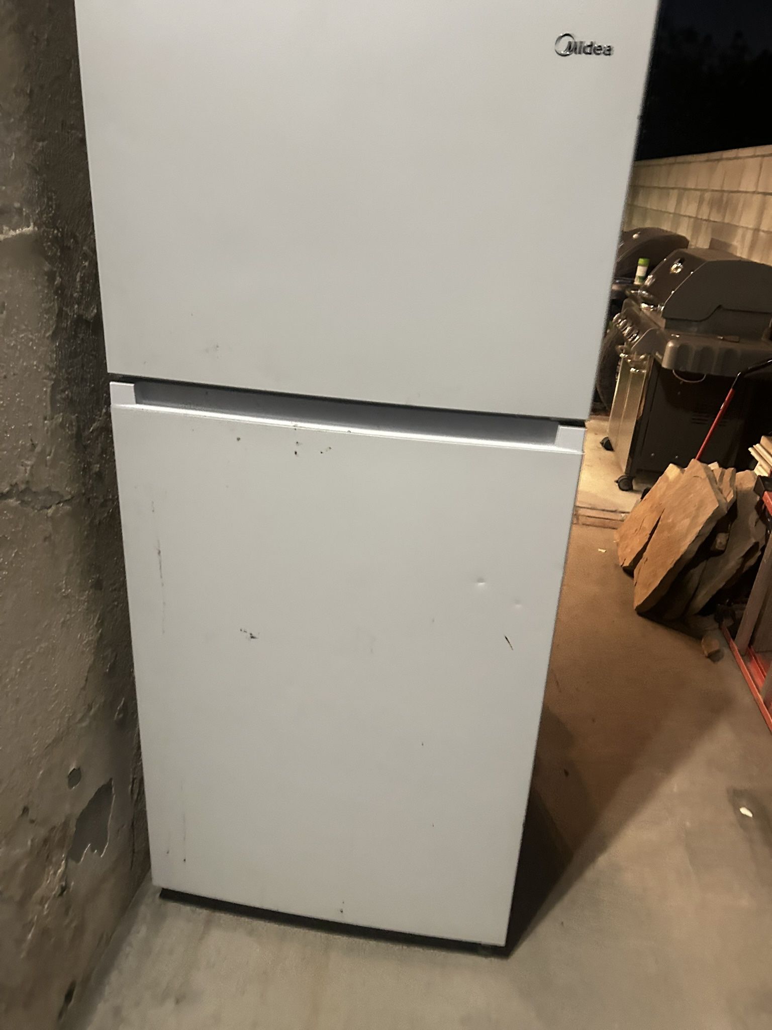 Refrigerator freezer