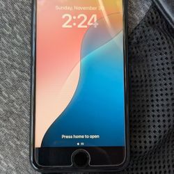  iPhone SE  2nd Gen 100% Battery Health Unlocked  for all Carriers