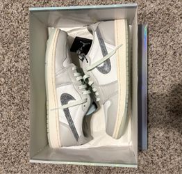 Air Jordan 1 Retro Low OG CNY "Chinese New Year" - Men's Size 10, Women's Size 11.5