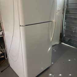 Refrigerator works great. We sell all the time.