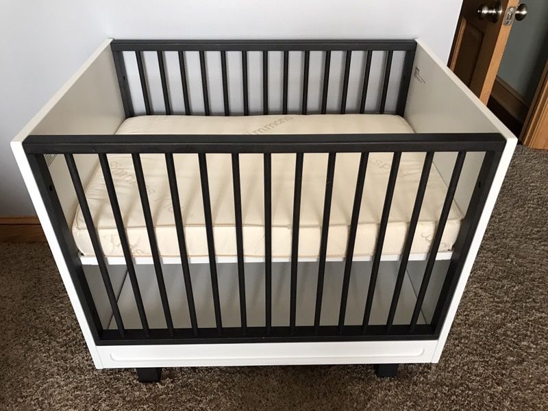 Land Of Nod - Elevate Mini Crib & Mattress Set