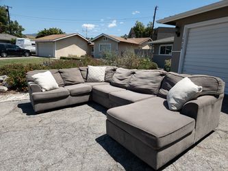 Free Delivery! Gray Sectional Couch Sofa Chaise Foot Rest Ottoman Ashley Furniture